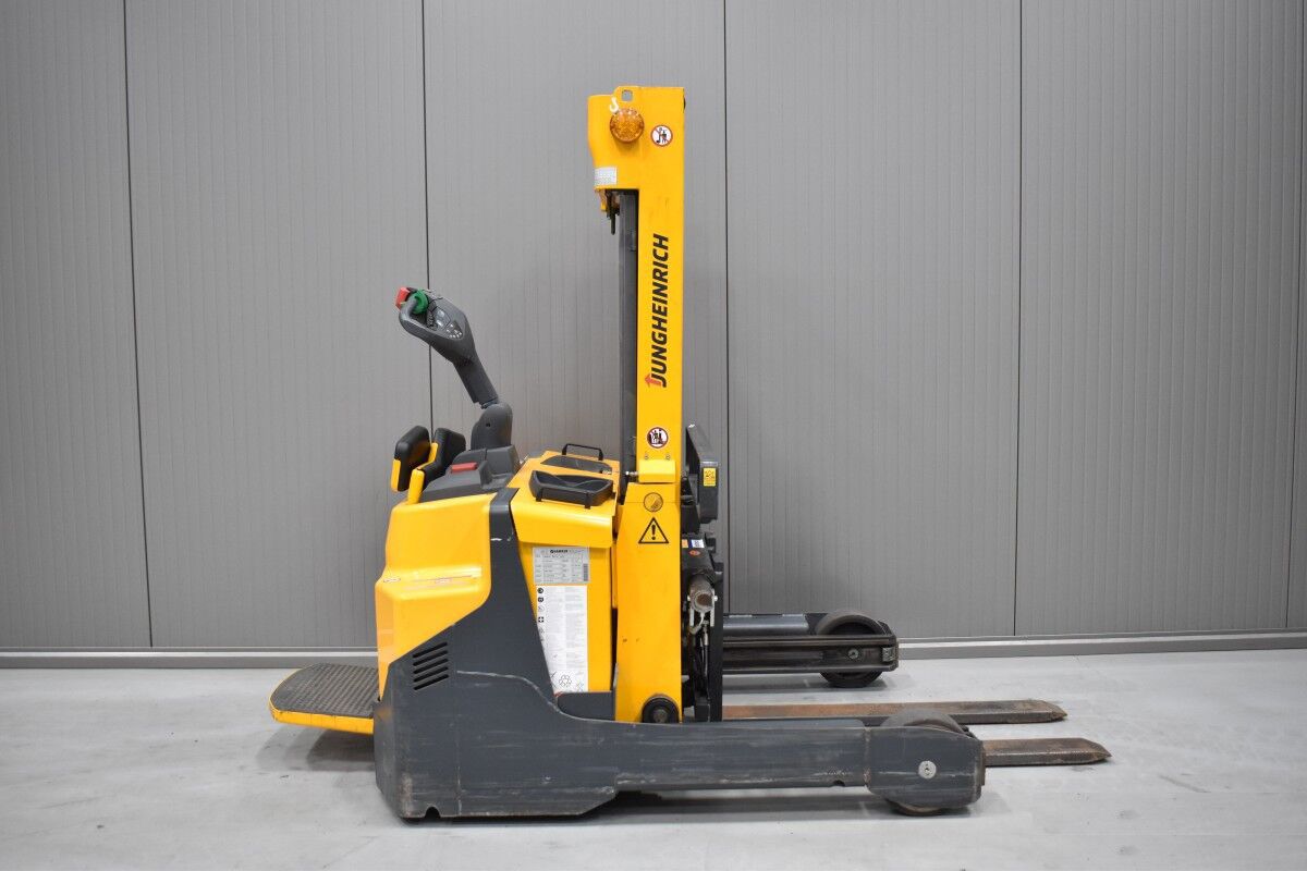 pedestrian-stacker